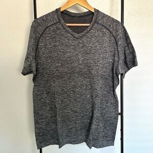 lululemon Metal Vent Short Sleeve V-Neck